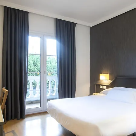 Hotel Urdanibia Park 3*